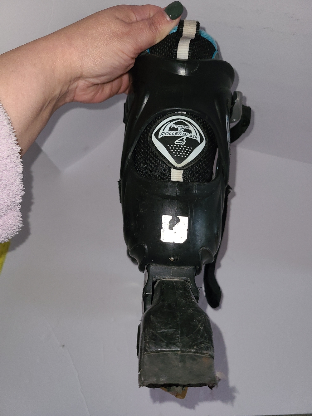 Adjustable Women's Inline Skate - Black & Blue - Picture 4 of 9